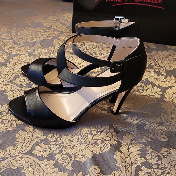 Black Ankle Wrap Open Toes Heels - Picture 3 of 11